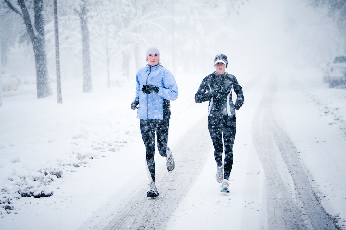 running-in-snow-blizzard-training